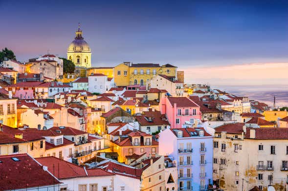 free walking tour lisbon alfama