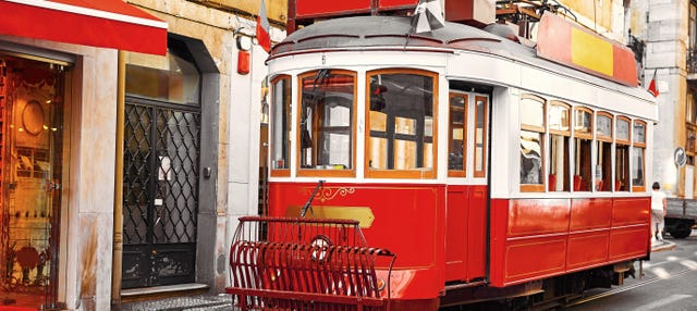 Lisbon Hills Tramcar Tour + Santa Justa Lift